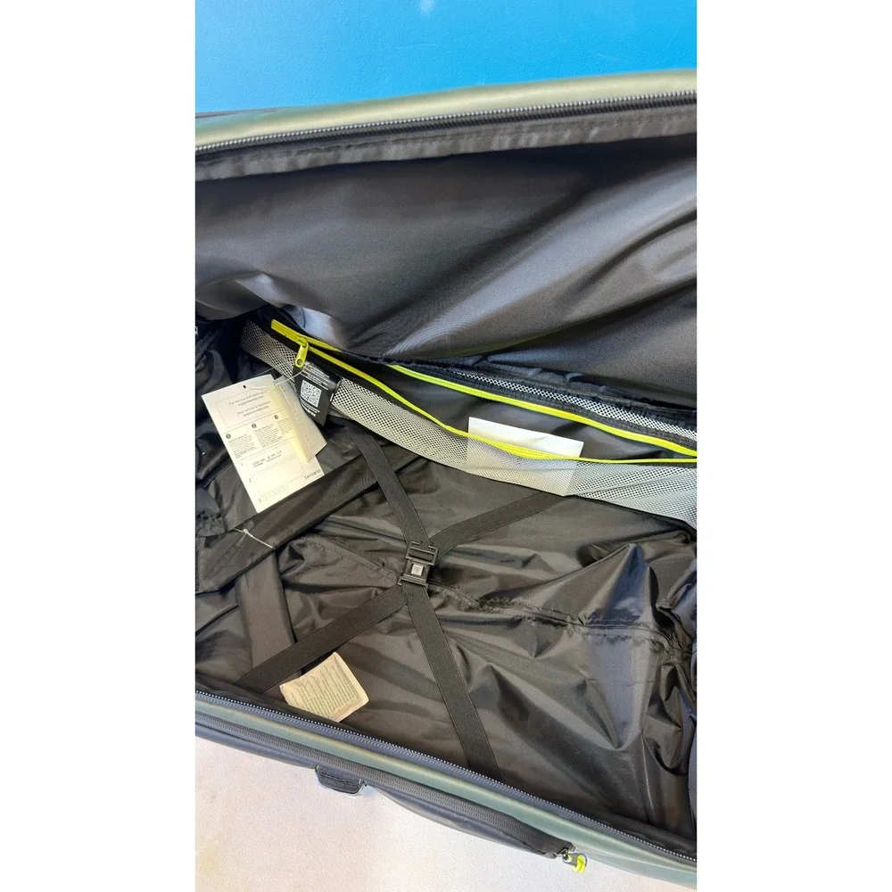 Samsonite Paradiver Light 67/24 Wheeled Duffle Bag Jungle Green 157003-1466